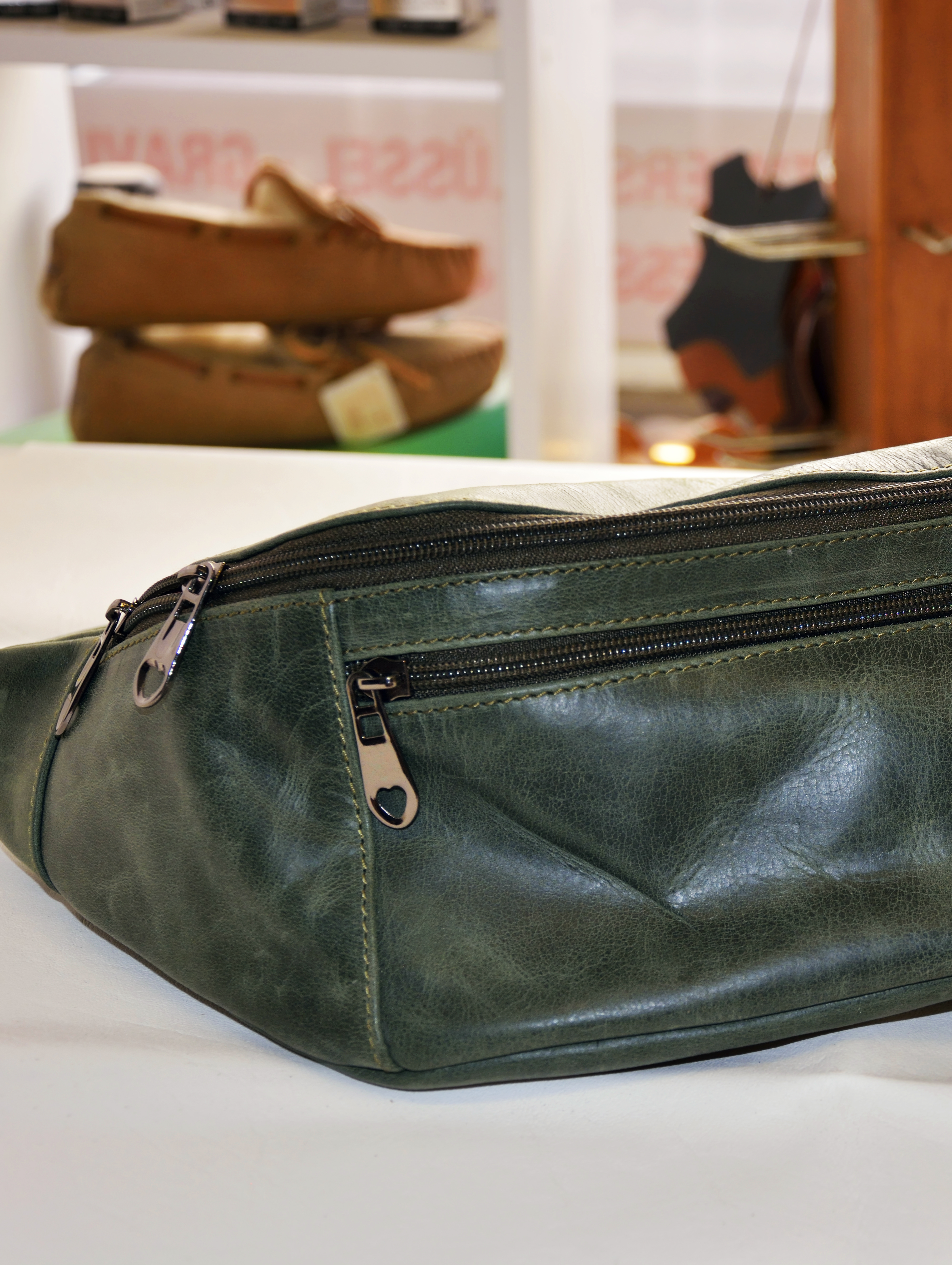 <br />
<b>Warning</b>:  Undefined variable $kl_liste_bild in <b>/home/al76tgm1mylb/webseiten/classes/class.crudpreisedetailmieten.php</b> on line <b>250</b><br />
<br />
<b>Warning</b>:  Trying to access array offset on null in <b>/home/al76tgm1mylb/webseiten/classes/class.crudpreisedetailmieten.php</b> on line <b>250</b><br />
